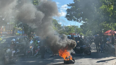 Aksi Unjuk Rasa GEPMAR Terobos Kantor Dinas Pendidikan Sulawesi Selatan