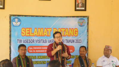 Tim Asesor Akreditasi Lakukan Visitasi di SMAN 2 Macang Pacar