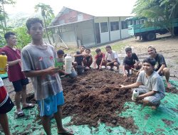 Seminari Yohanes Paulus II Labuan Bajo Produksi 5 Ton Pupuk Bokasi