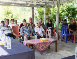 Jalan Rusak dan Berlubang, Warga Curhat ke Polisi