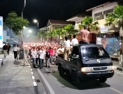 Ratusan Jemaat GMIT Gunung Salmon Gelar Pawai Obor Paskah di Labuan Bajo