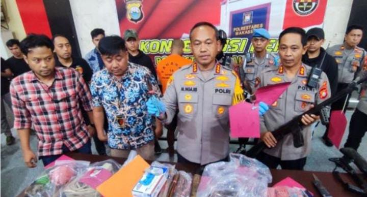 Polisi Grebek Gudang Pabrik Busur Panah