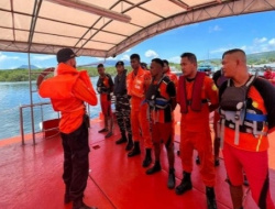 Kapal Mati Mesin di Laut Flores Bawa 12 Pemudik Lebaran, Tim Basarnas Meluncur ke TKP