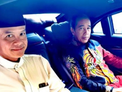 Ganjar Pranowo Satu Mobil dengan Presiden Jokowi dari Batu Tulis