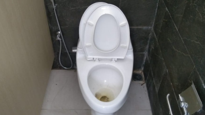 Toilet Wanita di Pusat Kuliner Kampung Ujung Labuan Bajo Diserbu Laki-laki