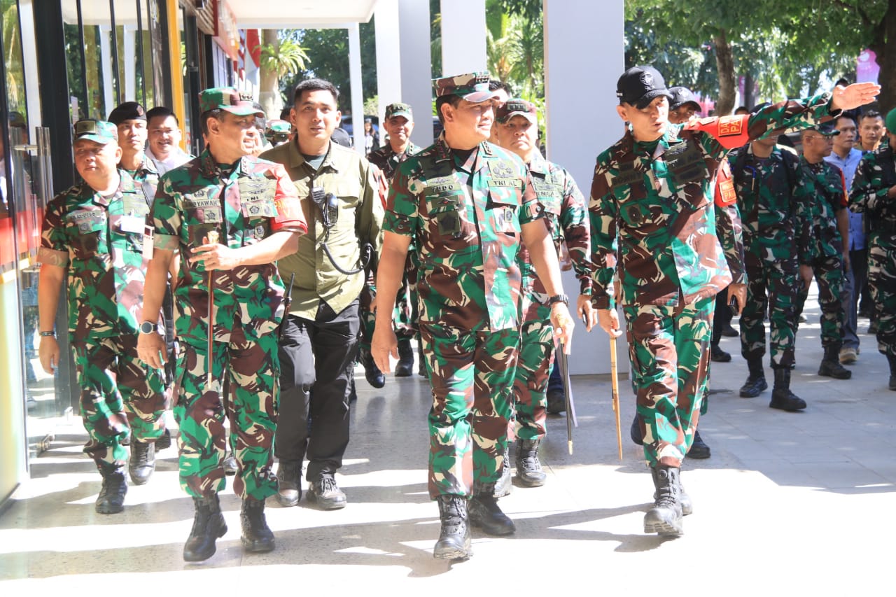 Panglima TNI & Pangdam Udayana Tinjau Kesiapan Venue  KTT ASEAN