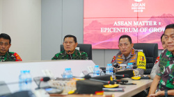 Kapolri & Panglima TNI  Cek Kesiapan Personel dan Peralatan Comando Center