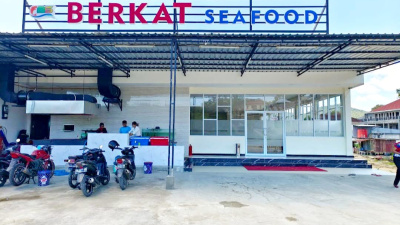 Presiden Jokowi Makan Siang di Restoran Berkat Seafood Wae Nahi