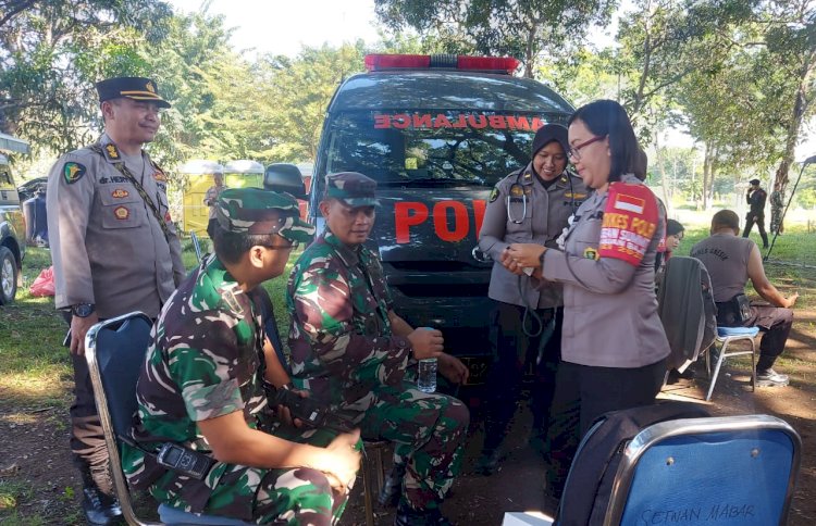 Subsatgas Dokkes Polri yang tergabung pada Satgas Banops Operasi Komodo 2023 berikan pelayanan kesehatan bagi para personel Polri dan TNI. Foto/Humas Polres Mabar