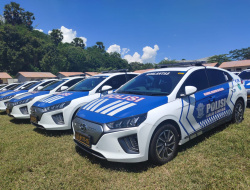 Berkah KTT ASEAN, Puluhan Kendaraan Listrik Parkir di Mapolres Mabar