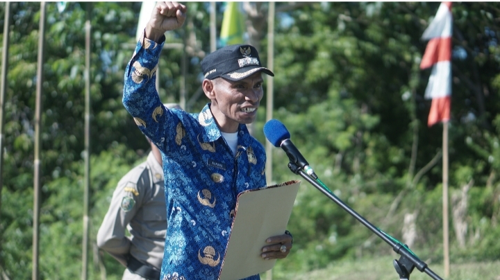 Upacara Hardiknas & O2SN di Pulau Nuncung Danau Sano Nggoang