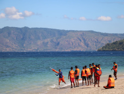 Pantai Sabanjar Jadi Saksi Aksi Heroik 50 Peserta Pelatihan SAR Water Rescue