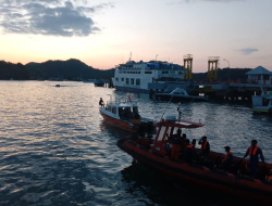 Kapal Nelayan Tenggelam di Pulau Komodo