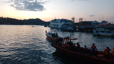 Kapal Nelayan Tenggelam di Pulau Komodo