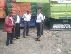 Kerusakan Drainase Diduga Akibat Aktivitas Mobil Ekspedisi, Pemda Manggarai Lansung Tinjau Lokasi