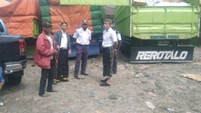 Kerusakan Drainase Diduga Akibat Aktivitas Mobil Ekspedisi, Pemda Manggarai Lansung Tinjau Lokasi