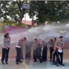 Aksi Penyiraman Air, Tradisi Kenaikan Pangkat yang Penuh Semangat di Polres Mabar