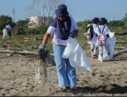 Kemenparekraf gandeng Kole Project Gelar Aksi Bersih Pantai dan Tur Edukasi Pengelolaan Sampah