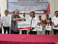 Tekan Stunting, IFG Salurkan Paket PMT ke 5 Desa di Manggarai Barat