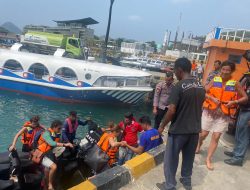 Kapal Tenggelam, 5 Turis Asing Dievakuasi Tim SAR Gabungan