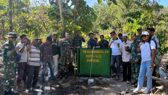 TNI, Gahawisri Labuan Bajo Serahkan Bantuan Sumur Bor Bagi Warga Dusun Menjaga