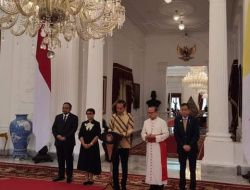 Jokowi Panggil Menlu dan Ignasius Jonan Cek Persiapan Kedatangan Paus Fransiskus