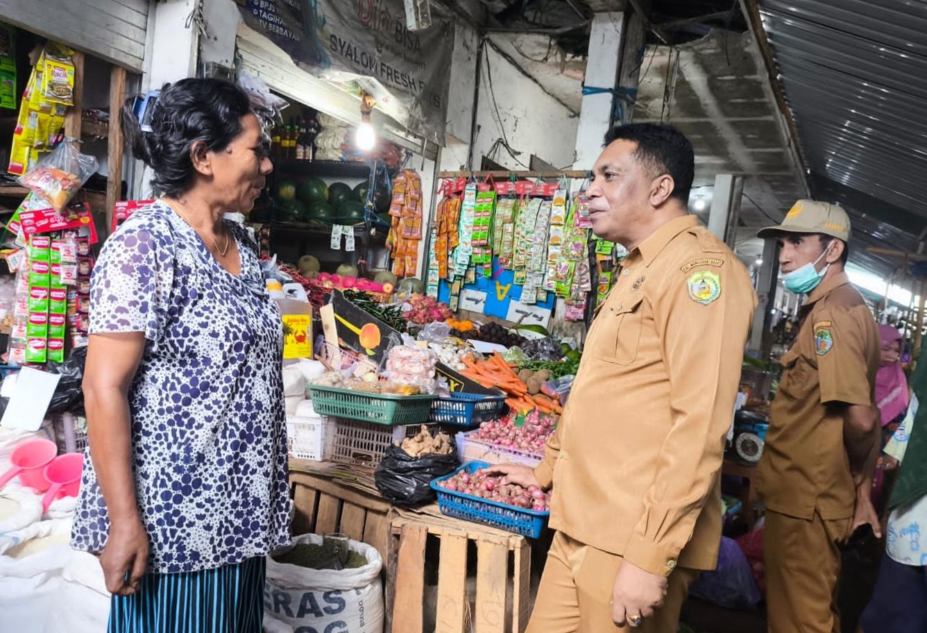 Kadis Perindag Sidak Pasar, Pastikan Harga dan Stok Bahan Pokok Stabil Jelang Hari Raya