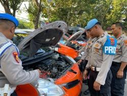 Tegakkan Disiplin, Propam Polres Mabar Cek Kendaraan Dinas Polri di Labuan Bajo