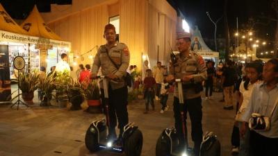 Promosikan Budaya Manggarai Barat, Polisi Gunakan Topi Re’a Saat Amankan Festival Golo Koe 2025