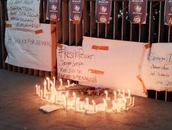 Doa Jenaka untuk DPR Dzolim, Bisul Seumur Hidup di Tengah Aksi Damai Bakar Lilin di Labuan Bajo