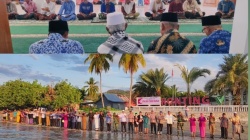 Jelang HUT RI ke-80, Pemerintah Kecamatan Lamba Leda Utara menggelar upacar tabur bunga dan Dzikir Kebangsaan. Foto/Isth