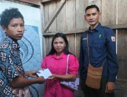 Owner IJ Jastip Logistik Surabaya Salurkan Bantuan untuk Keluarga Jefri di Manggarai Timur