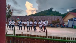 Semarak HUT PGRI ke-80 & HGN 2025: SMAN 1 Pacar Sukses Gelar Lomba Goyang Ragam Guru Se-Kecamatan Pacar