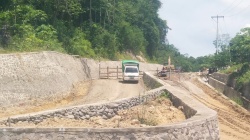 Pemilik Tanah Blokir Jalan ke Para Puar, BPOLBF Diduga Abaikan Hak Adat Warga Kaper