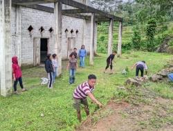 Peduli Lingkungan, Imapelma Ende Hijaukan Kapela Stasi Majok