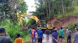 Simalakama di Bukit Toto Ninu : Upaya Perbaikan Jalan yang Mengancam Situs Budaya dan Religi