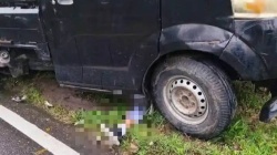 Laka Lantas di Trans Flores: Pelajar SMA Terperosok ke Kolong Mobil Pick-Up, Sopir Amankan Diri