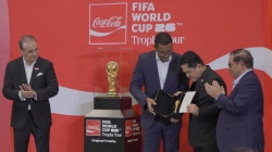 FIFA World Cup™ Trophy Tour by Coca-Cola Hadir di Indonesia, Hadirkan Trofi Emas Paling Ikonik Dunia ke Jakarta