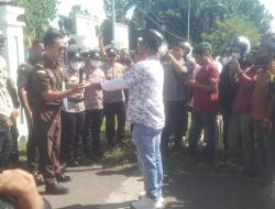 Urus Sertifikat Tanah Harus Lewat “Restu Fungsionaris Adat”? Warga Desak Kejari Mabar untuk Hentikan Paraktik Tersebut