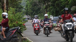 Pengendara Roda Dua di Labuan Bajo Taat Berlalu Lintas, Kapolres Mabar Berterima Kasih Kepada Warga