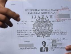 PTUN Jakarta Tolak Banding UGM, Ijazah Jokowi Wajib Dibuka ke Publik