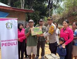 Polsek Kuwus Salurkan Bantuan untuk Puluhan KK Pengungsi Gempa di Desa Pangga