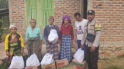 Bhabinkamtibmas Bergerak dari Rumah ke Rumah, Bantuan Mabes Polri Mulai Disalurkan untuk Penyintas Gempa Flores