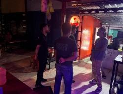 Jam Istrahat Warga Terganggu, Polisi Tertibkan Live Music di Cafe Mabar Labuan Bajo