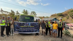 Dihantam Kemarau dan Dampak Gempa, Warga Padang SMIP Akhirnya Nikmati 10.000 Liter Air Bersih dari Polantas