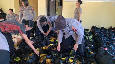 Empat Hari Tanpa Henti, Srikandi Bhayangkara Kemas 35 Ton Bantuan untuk Korban Gempa Flores